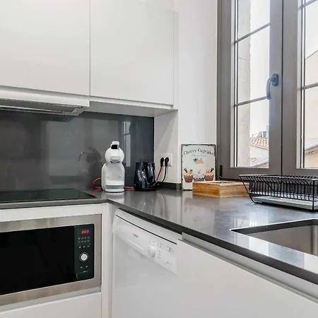 Bonaventura 4 Restored In Heart Of Apartment *